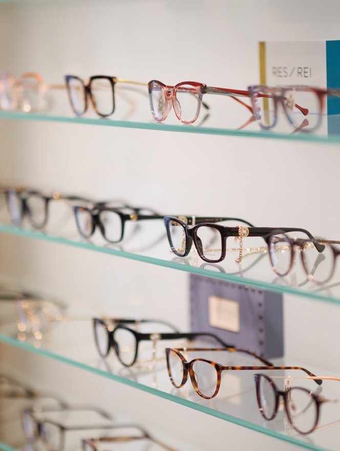 Brillen im Ladengeschäft – Optikhaus Gravius